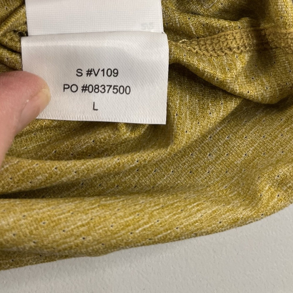 VUORI Tradewind Performance Tee Men's Size Large Gold V109 Pocket Stretch Gym‎ - Picture 6 of 7
